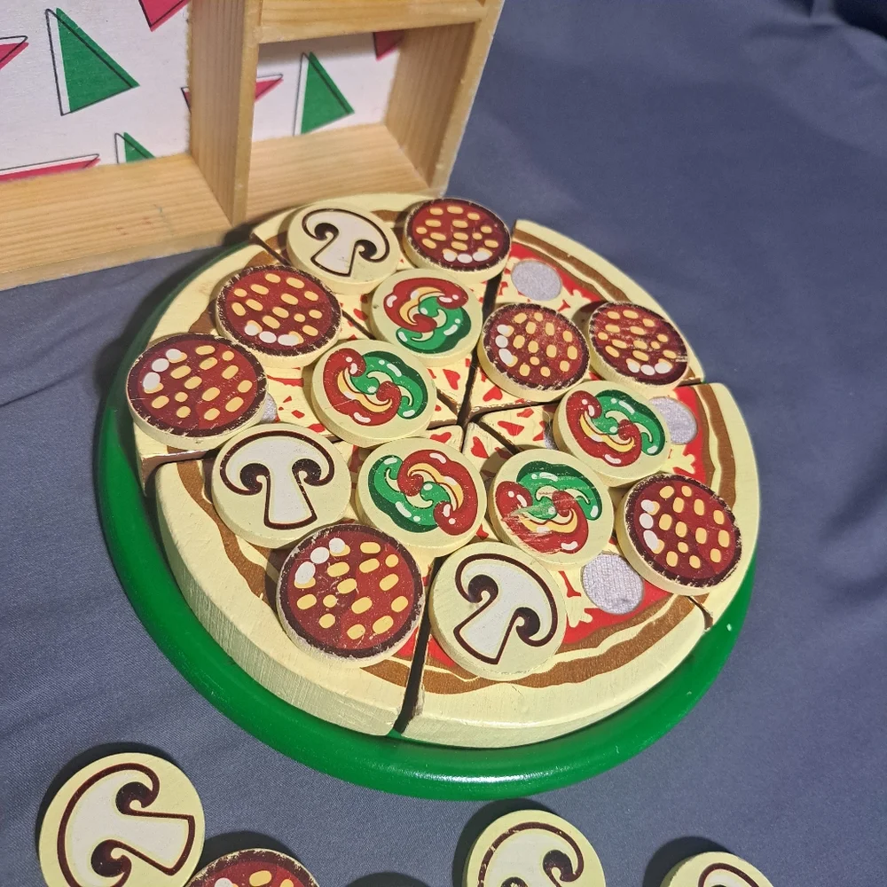 Melissa &‎ Doug Wooden Pizza Party Kit Pizza Slices Plate Toppings